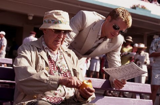 Brad Pitt and Carl Reiner in Ocean's Eleven