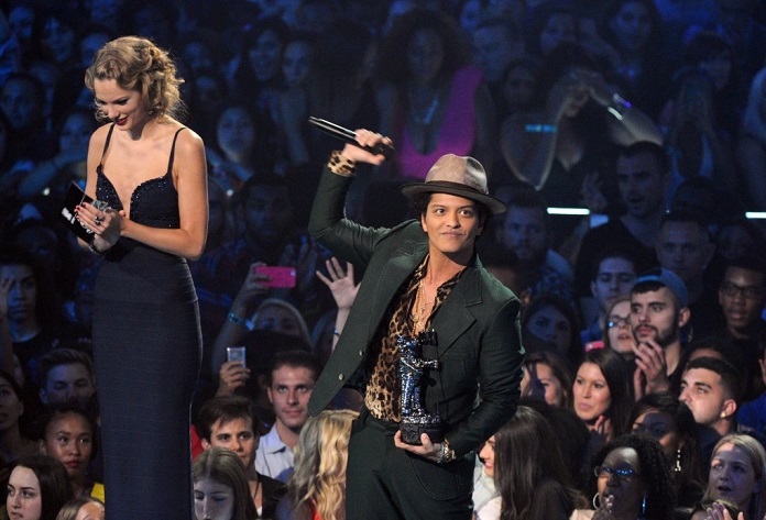 Bruno Mars height 