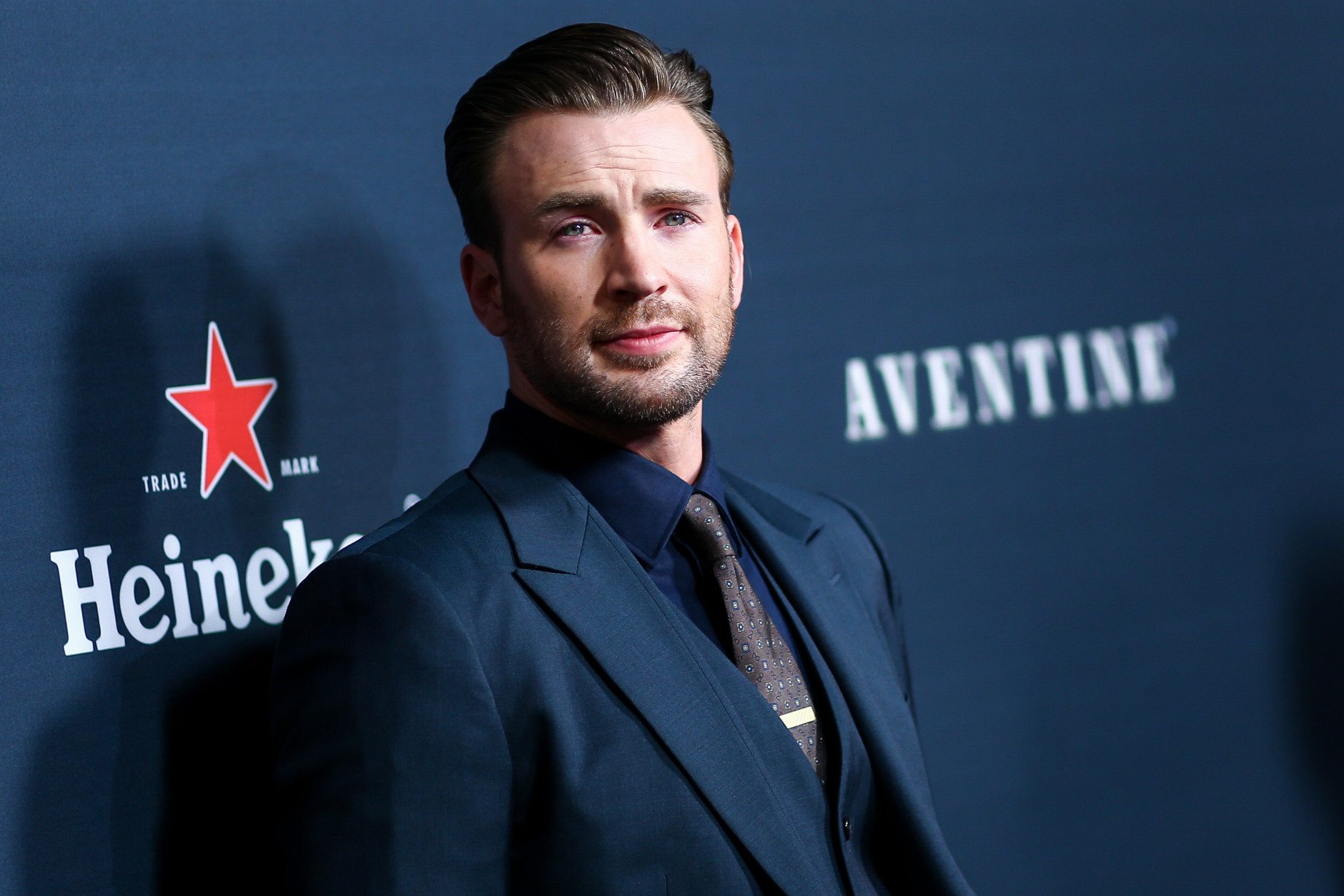 Chris Evans Height in CM, Meters, Feet and Inches - Heightline