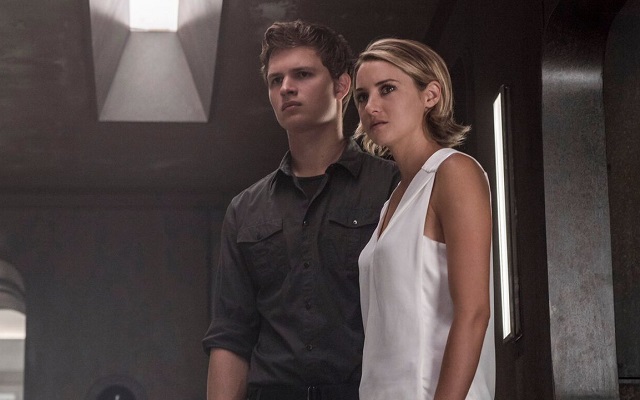 Elgort and Shailene Woodley as Caleb and Beatrice Prior in 'Allegiant'