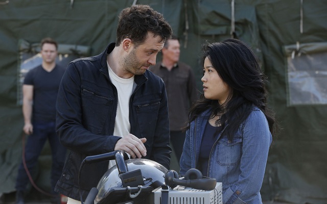 Jadyn Wong and Eddie Kaye Thomas as Quinn and Toby on 'Scorpion'