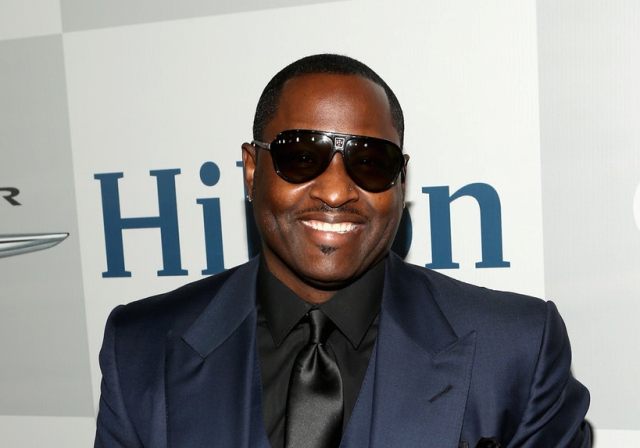 Il 58-anni 183 cm alto Johnny Gill nel 2024