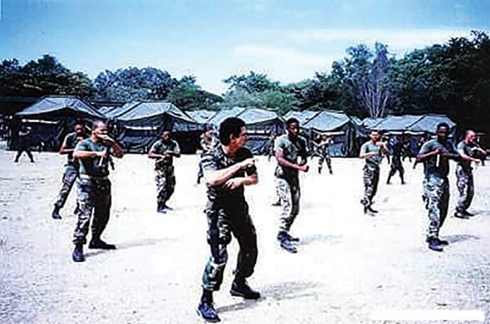 Joint U.S. Philippine Marines edged impact combatives training.