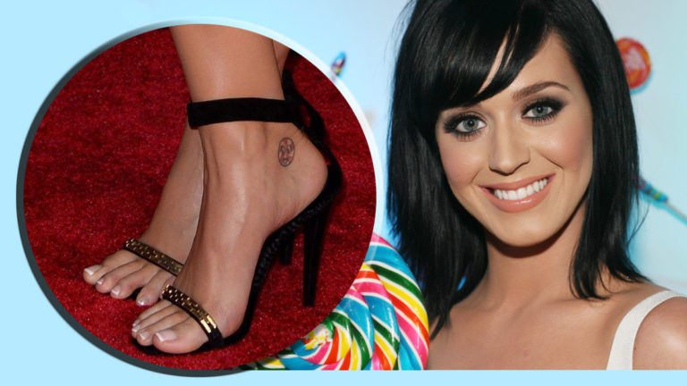 70s Stars Feet - 15 Famous Celebrities With The Most Beautiful Feet