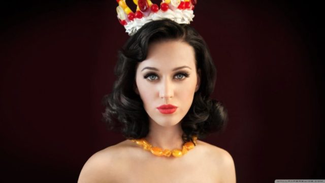 Katy Perry Featured Image (2) Katy Perry's height