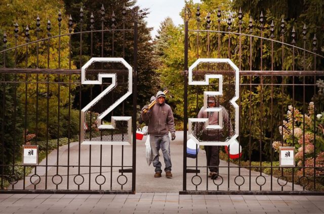 Michael Jordan To Auction Off 56,000 Sq Ft Illinois Mansion Michael Jordan's mansion dpdp