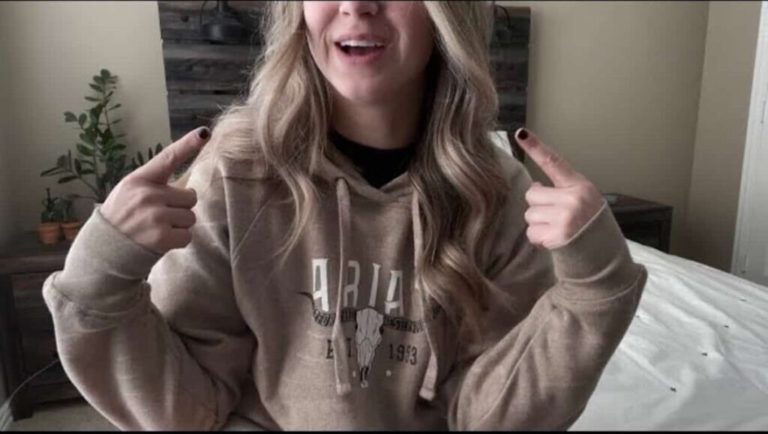 Who is Midwestemma? All About The Emma Claire The TikTok Star