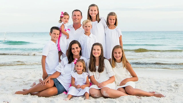 A Walk Through The Maze of Philip Rivers' Large Family and ...