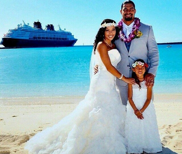 Roman Reigns, wife and daughter