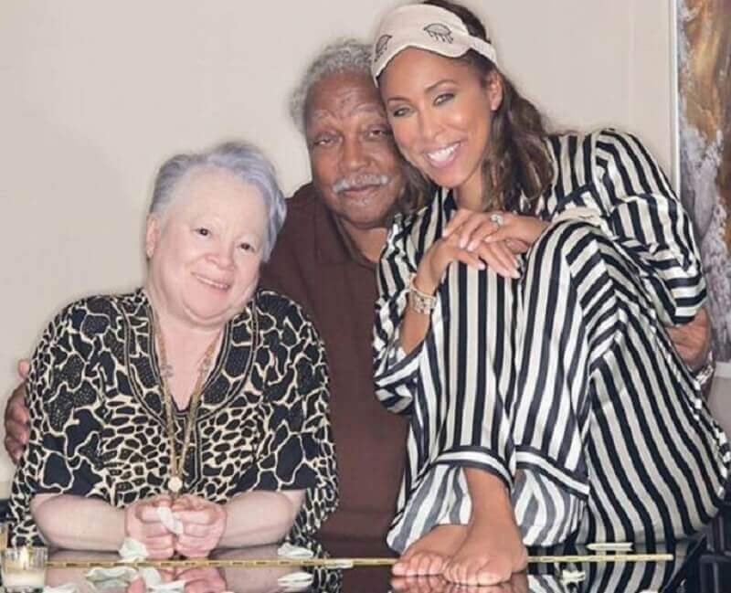 Meet Doris Bridges, Marjorie Elaine Harvey's Mother