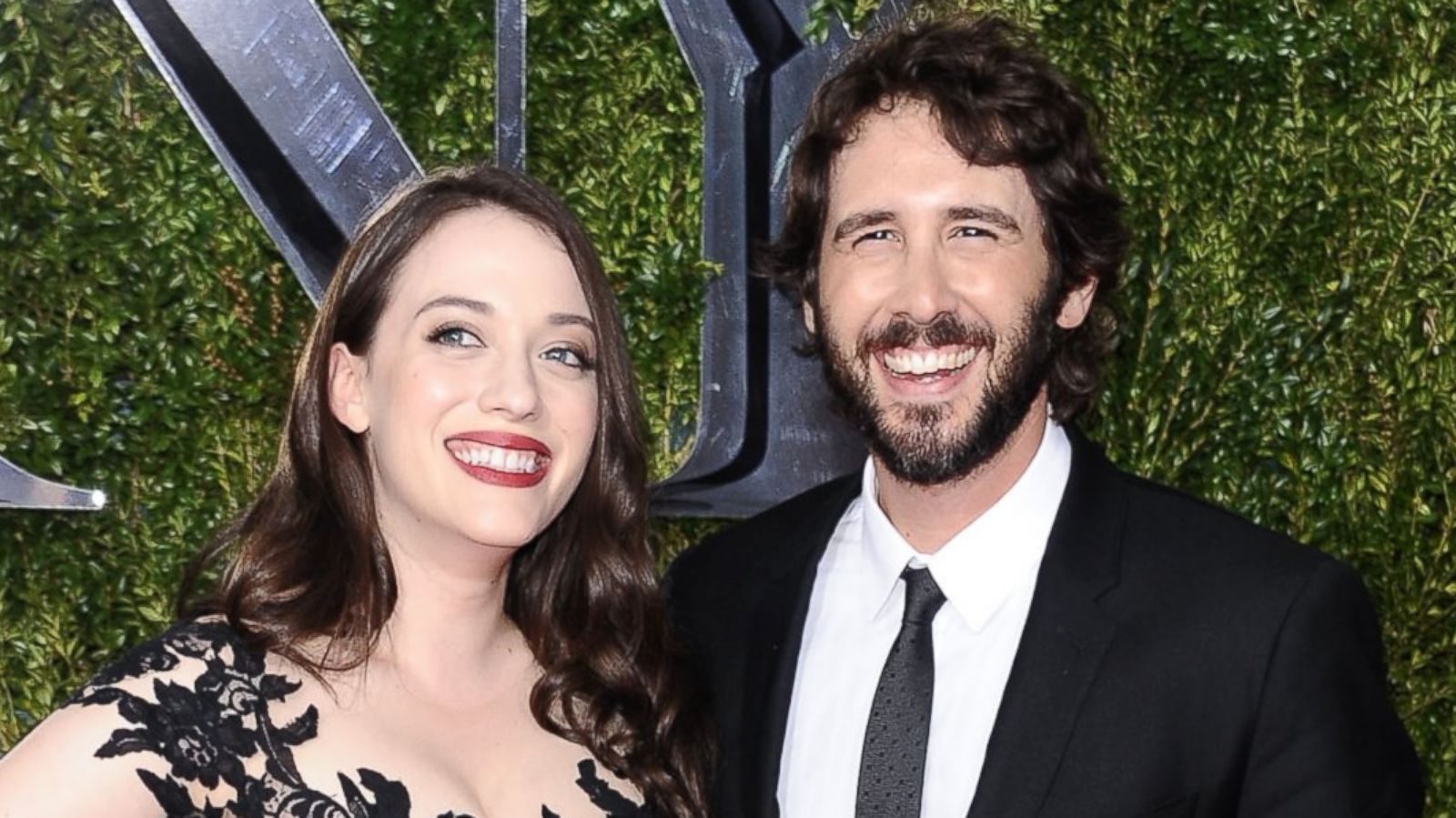 Josh Groban Doesn T Have A Wife But Has Dated High Profile Girlfriends Meet Them