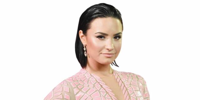 landscape-1444230842-elle-demi Demi Lovato's height dp