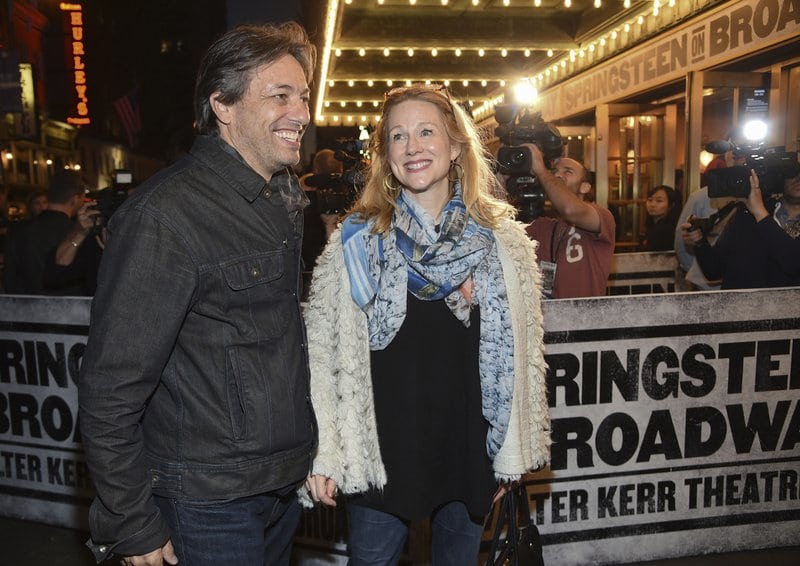 Laura Linney