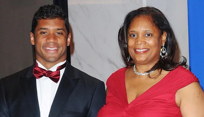 russell wilson mom 